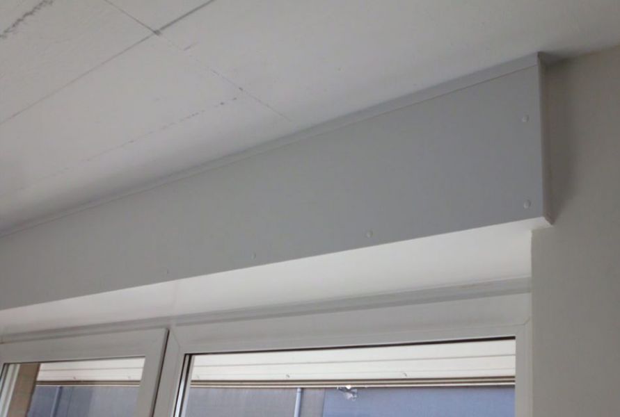 Weißer Vollkunststoffkasten